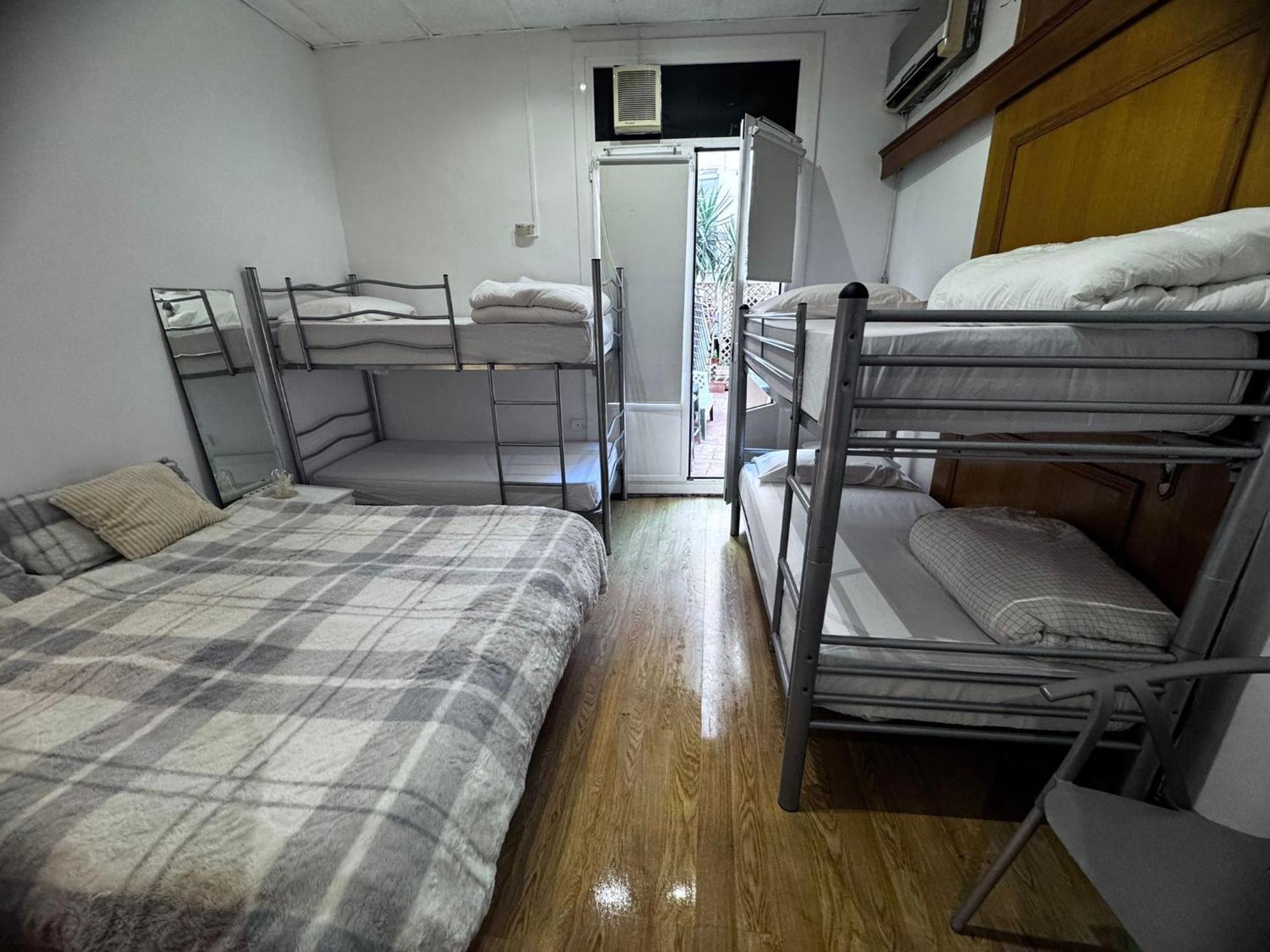 Habitacion Para Grupos Y Familias Hasta 8 Barcelona Exteriér fotografie